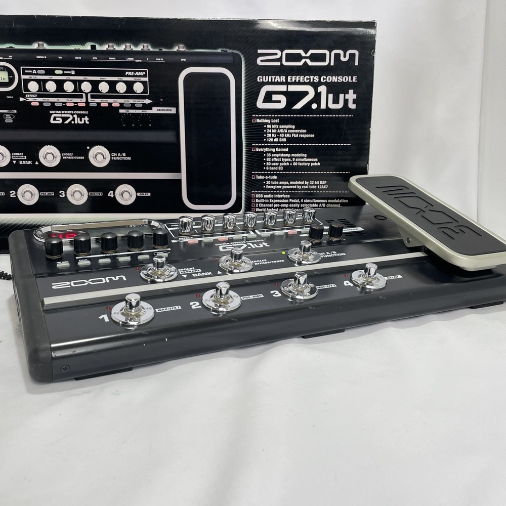ZOOM G7.1ut Guitar Effects Pedals Console Multi Processor with Box andAdapter