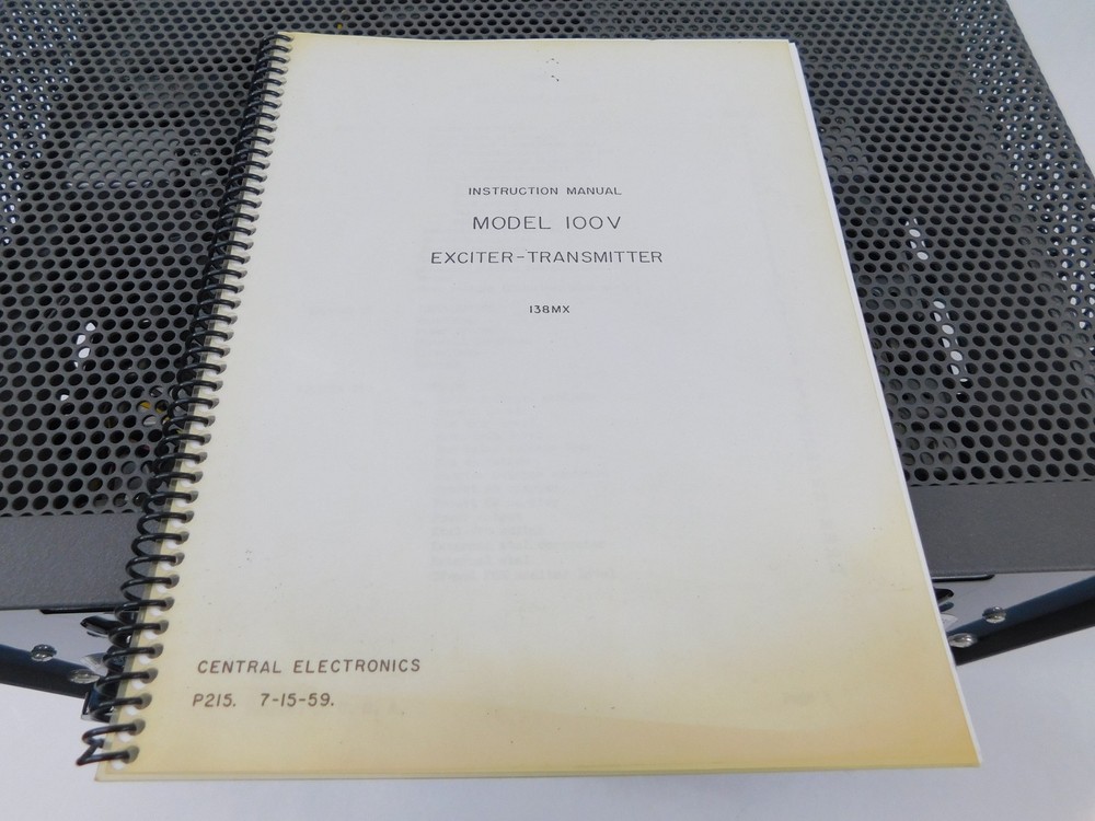 Central Electronics 100V Vintage Ham Radio Transmitter (excellent cosmetics)