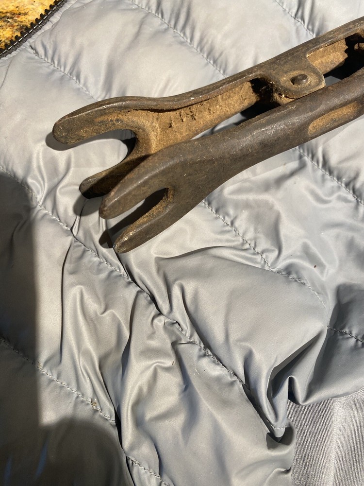 Vintage Tool Valve Spring Spreader