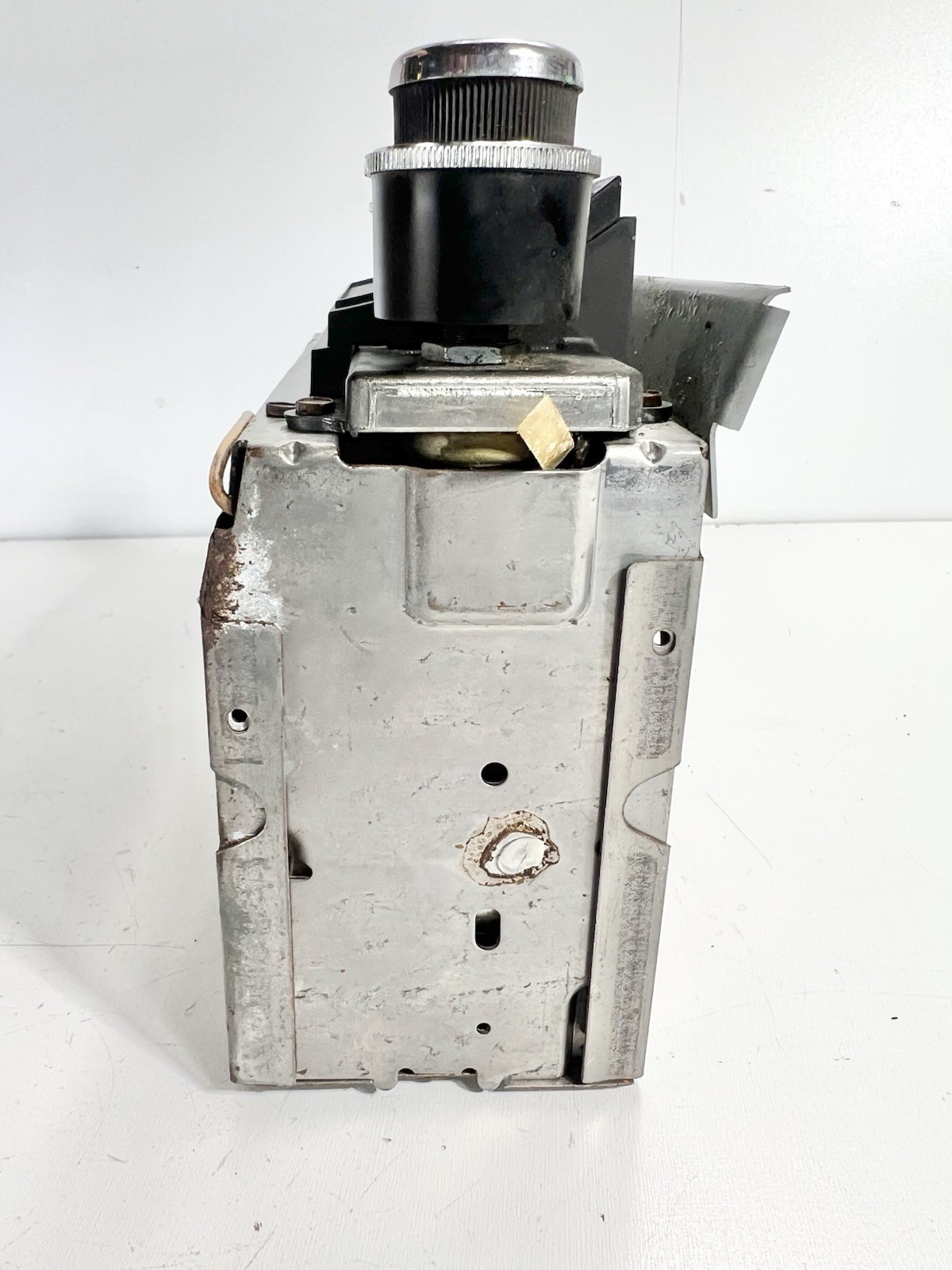 1965 1966 Buick Sonomatic AM Radio OEM original push button # 981061 GM Delco