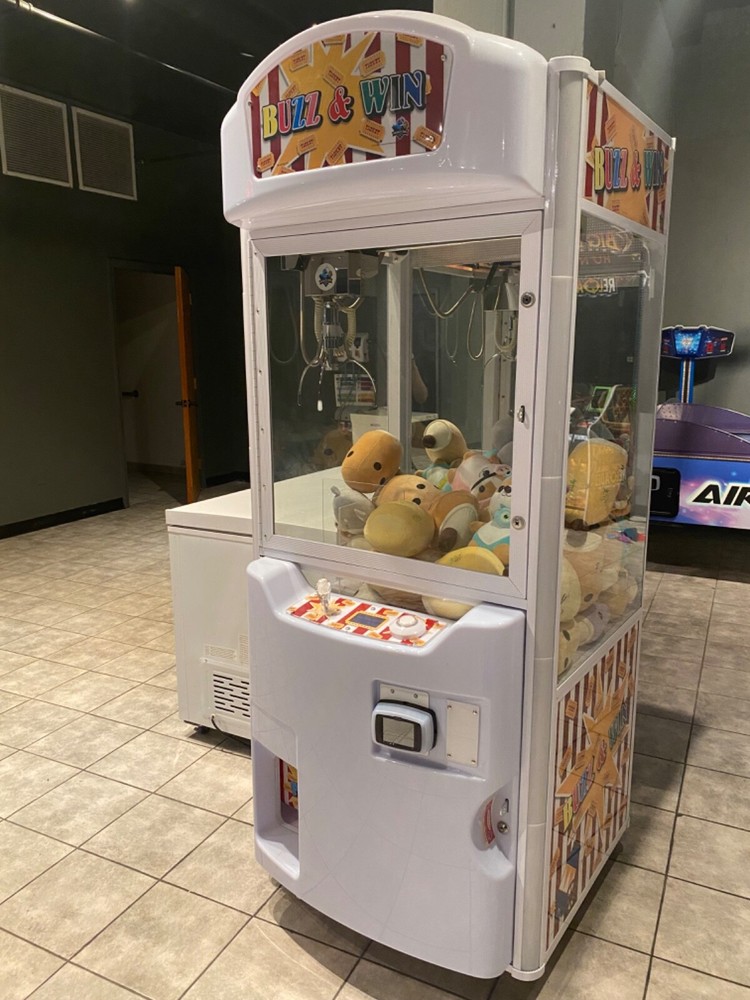 The Really Big Crane Co. Claw Machine - Buzz & Win | Color White