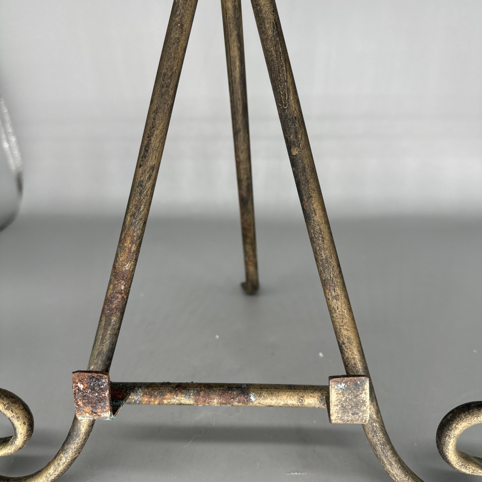 Vintage Metal Large Tripod Picture Book Holder Distresssed H. 13" L. 11"