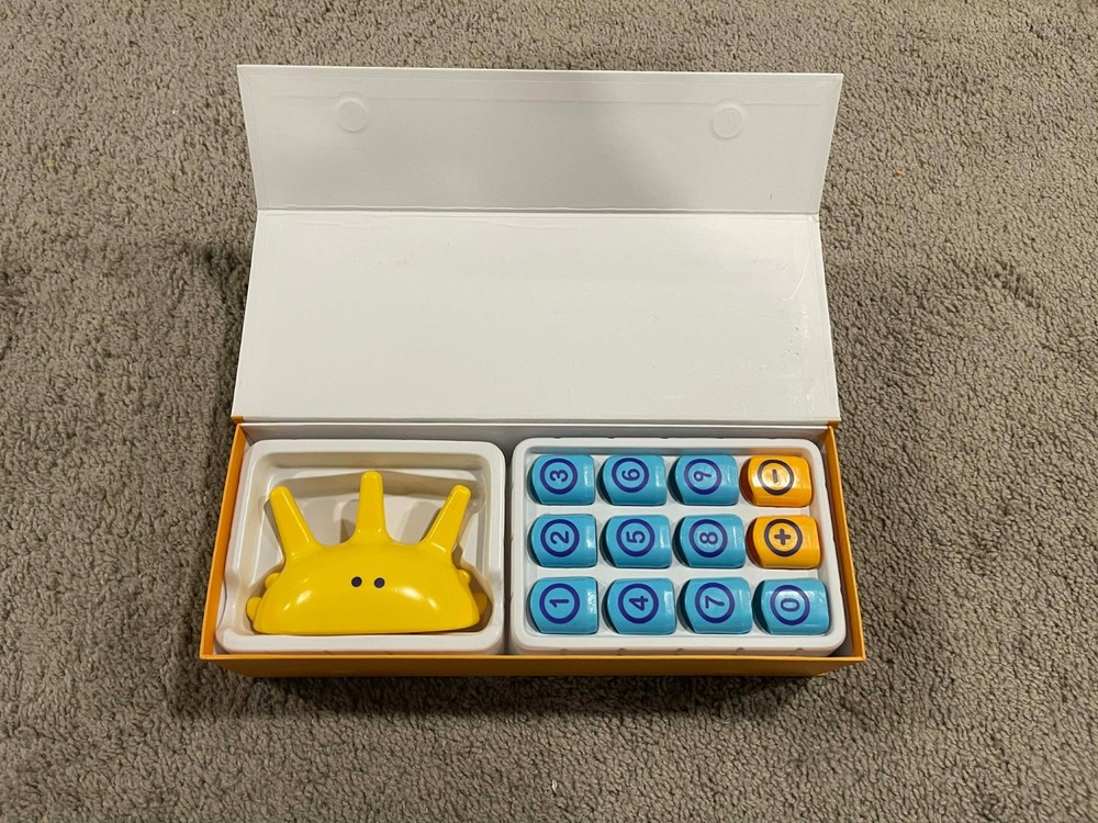 Plugo Count Hands-on Math Kit