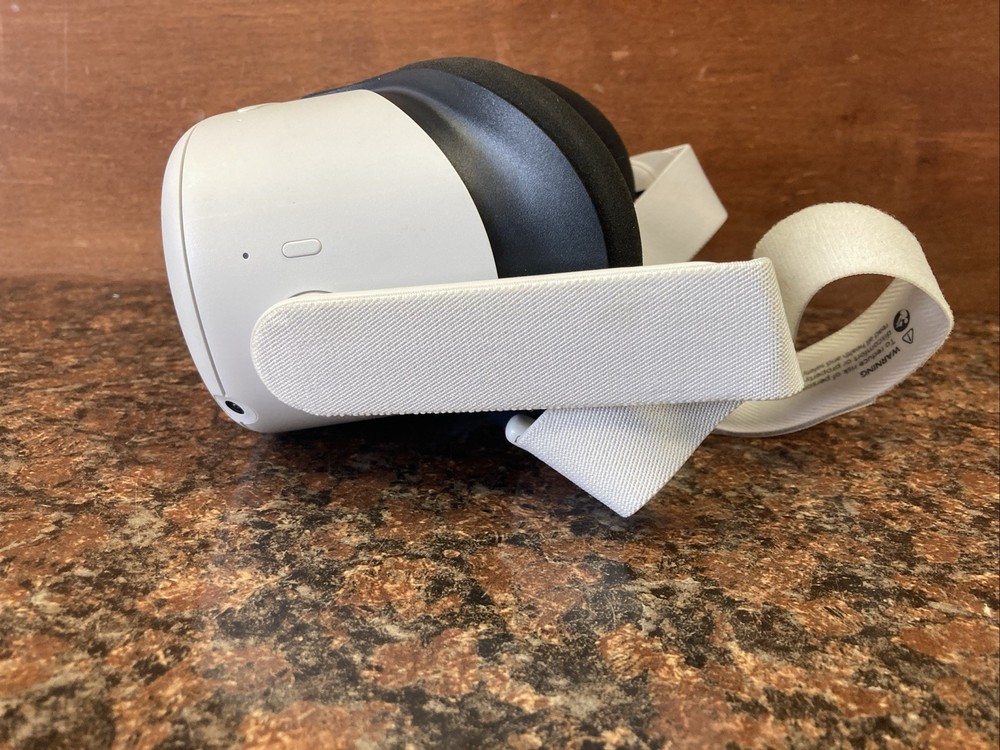 Meta Oculus Quest 2 128GB Virtual Reality Headset only - B2