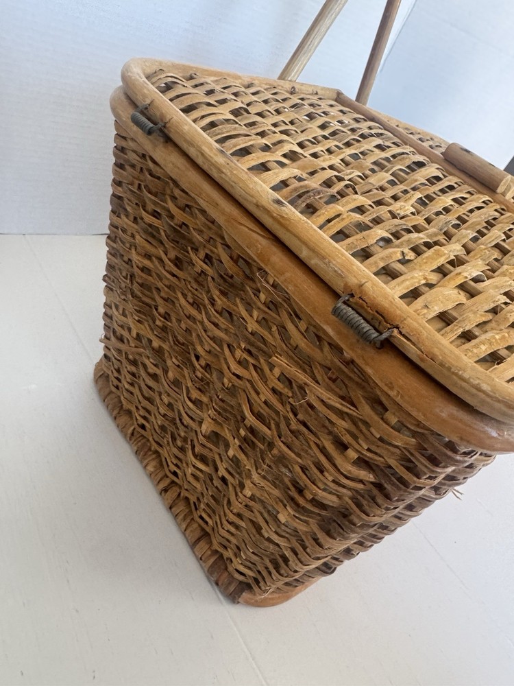 Vintage Wicker Picnic Basket