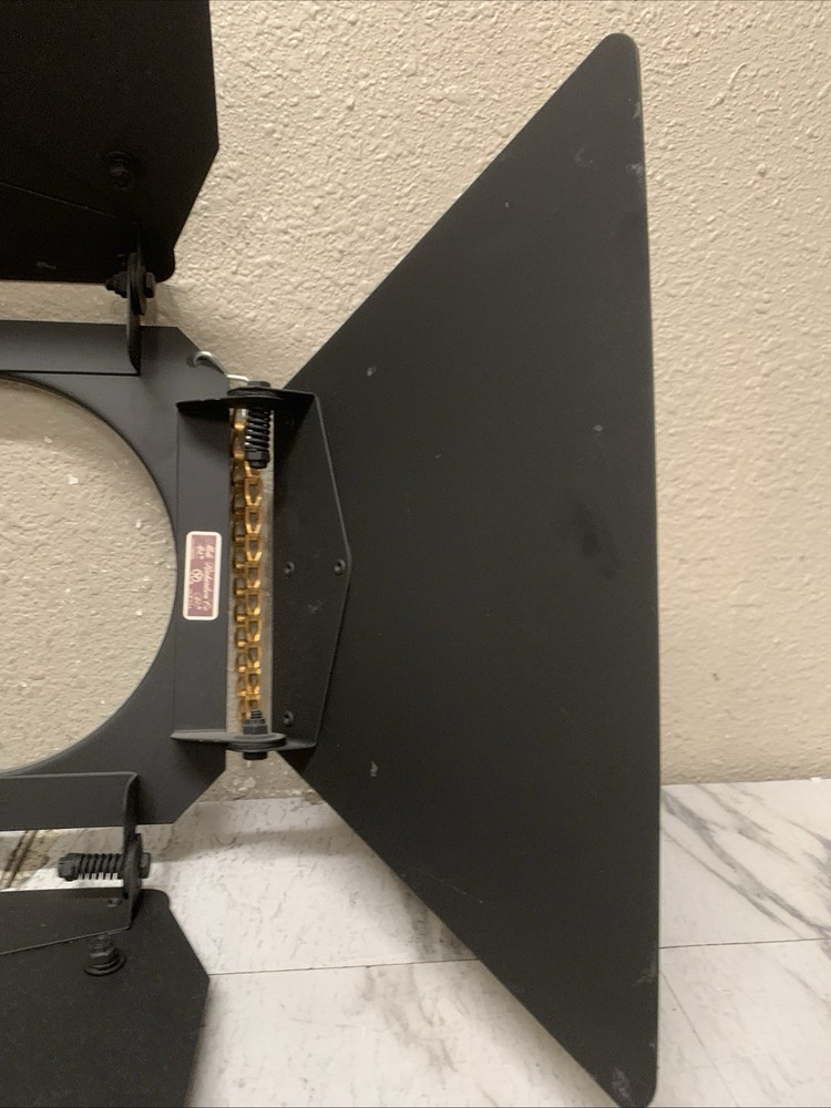 Mole Richardson Barn Door Light Shield