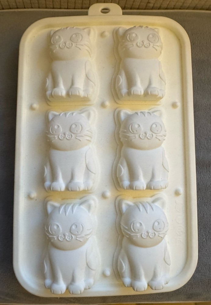 Silicone Cat Ice Cube Trays