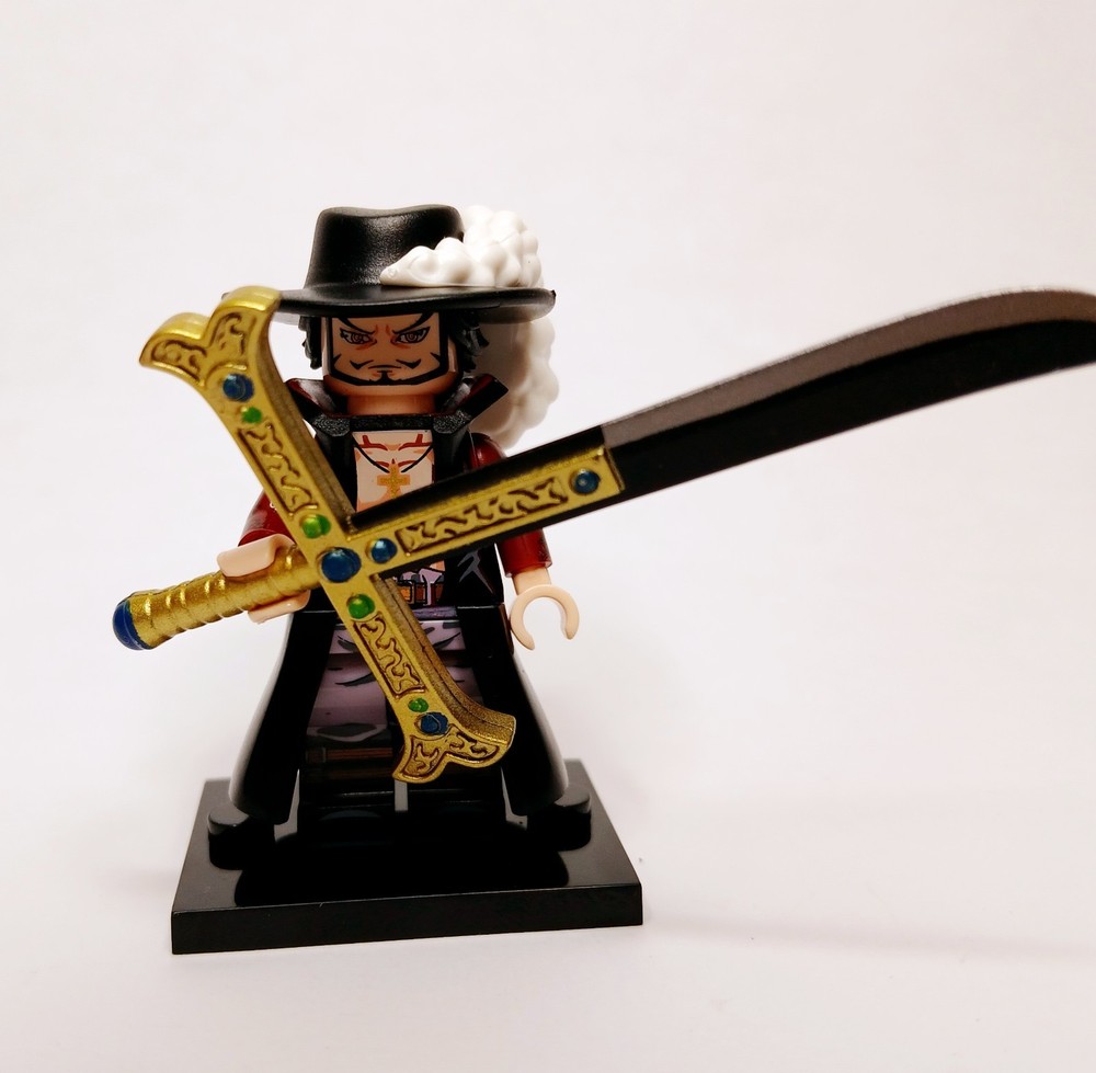 Dracule Mihawk Minifig - One Piece