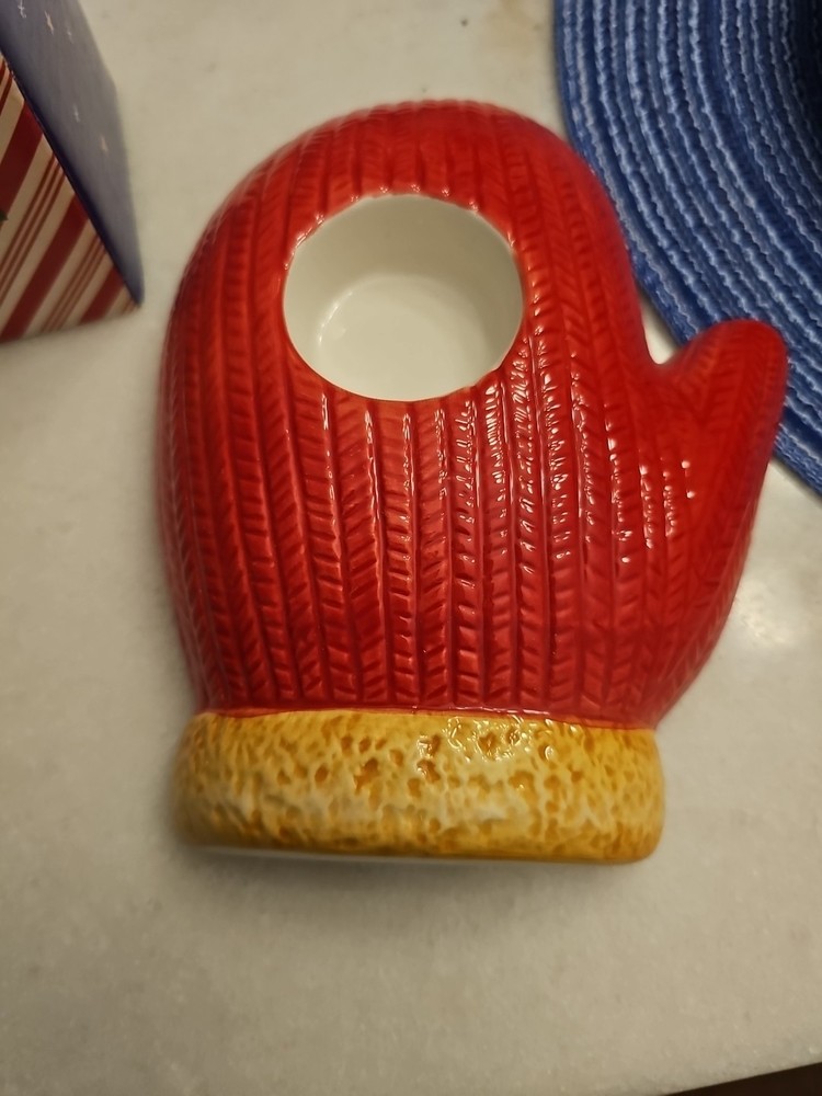 Mitten T-lite Holder