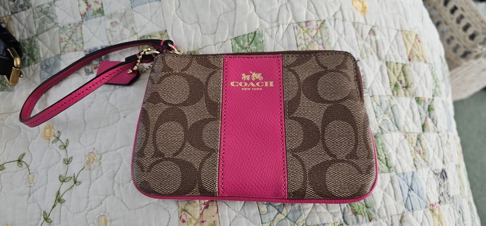 Coach  Wristlet