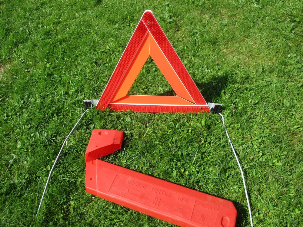 Halfords Emergency Hazard Warning Triangle with Case Reflective Roadside Safety