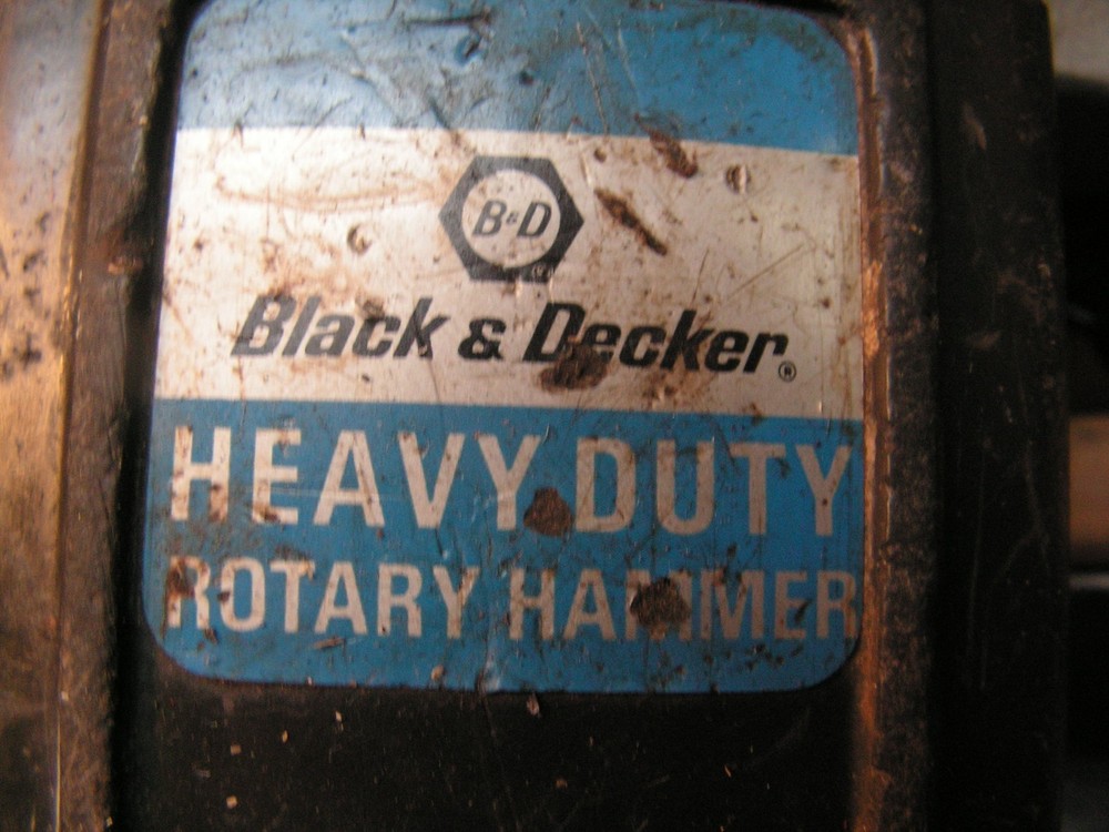 BLACK & DECKER MACHO111 HD ROTARY HAMMER DRILL +Bits & EXTRAS /Case Model 5043-9