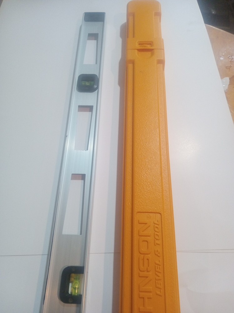 Johnson Level & Tool 48” Contractor Level With Hard She’ll Case Good Condition