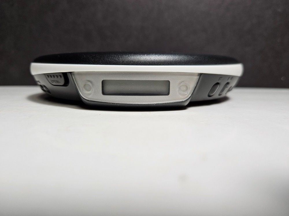 Sony Walkman D-EJ016CK CD Player Functioning Please see description
