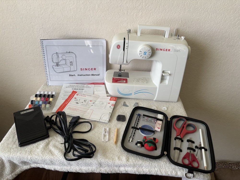 Singer Start 1304 Sewing Machine Full Function EUC! Tested Works Great !
