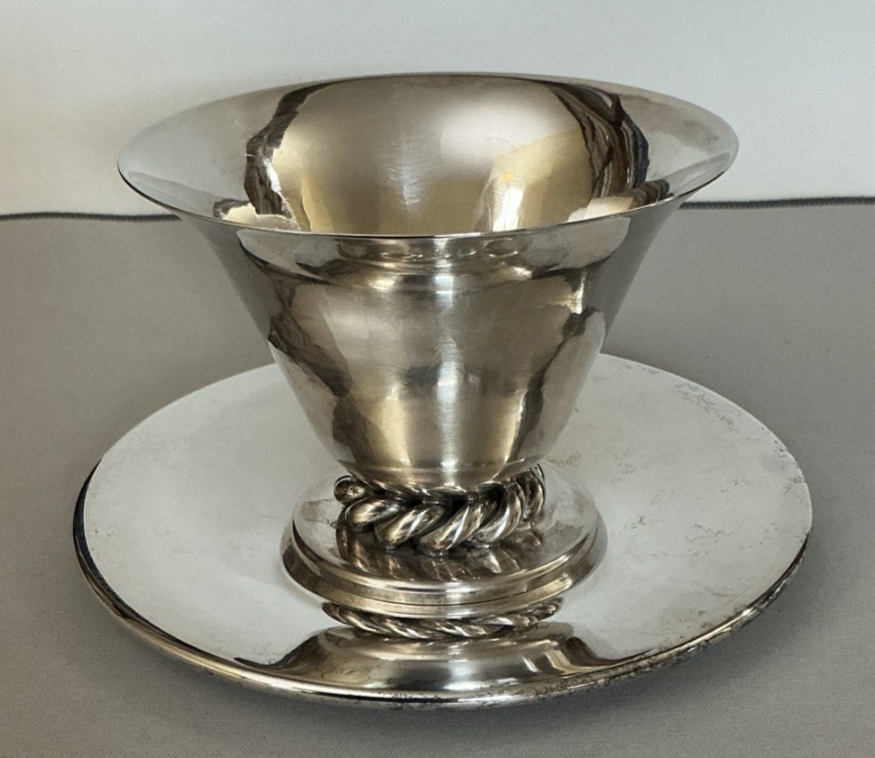 Three Crowns Silversmiths, Royal Hickmann, "Ingrid" Silverplate covered dish