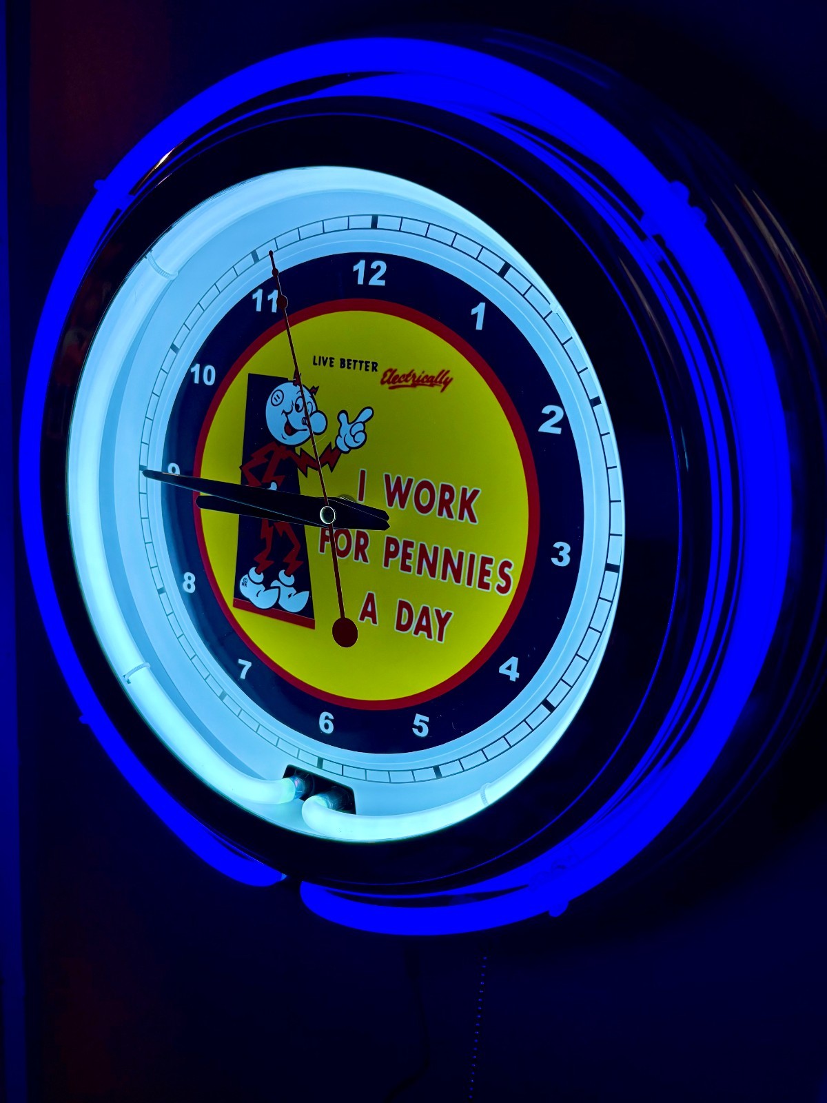 Reddy Kilowatt Sparky Electrician Garage Bar Man Cave Neon Adverting Clock Sign