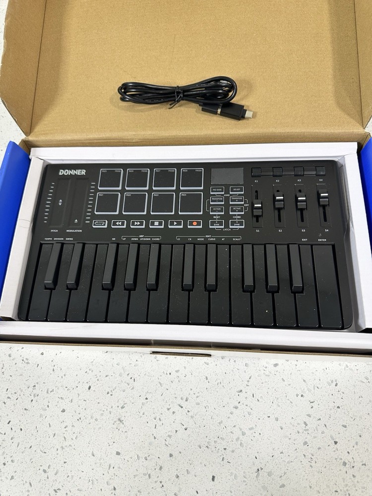 New Donner USB-C MIDI Keyboard DJ Controller OLED 25Key 8Drum Pad Touch Bar