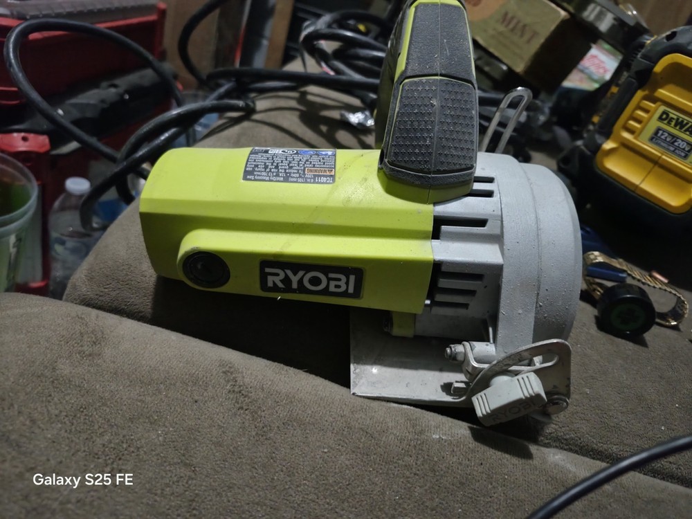 Ryobi TC401 4" Hand Held Tile Saw Used