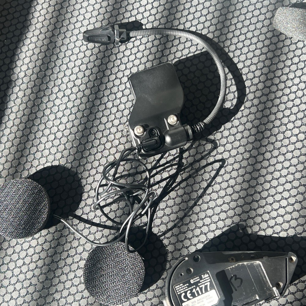 Sena 20S Motorcycle Bluetooth Headset Communication System Module Speakers Dual