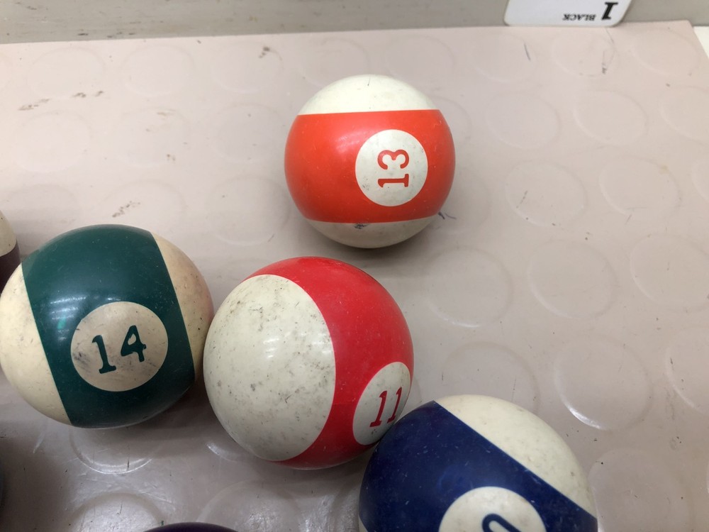 Vintage Pool Billiard Balls - B1
