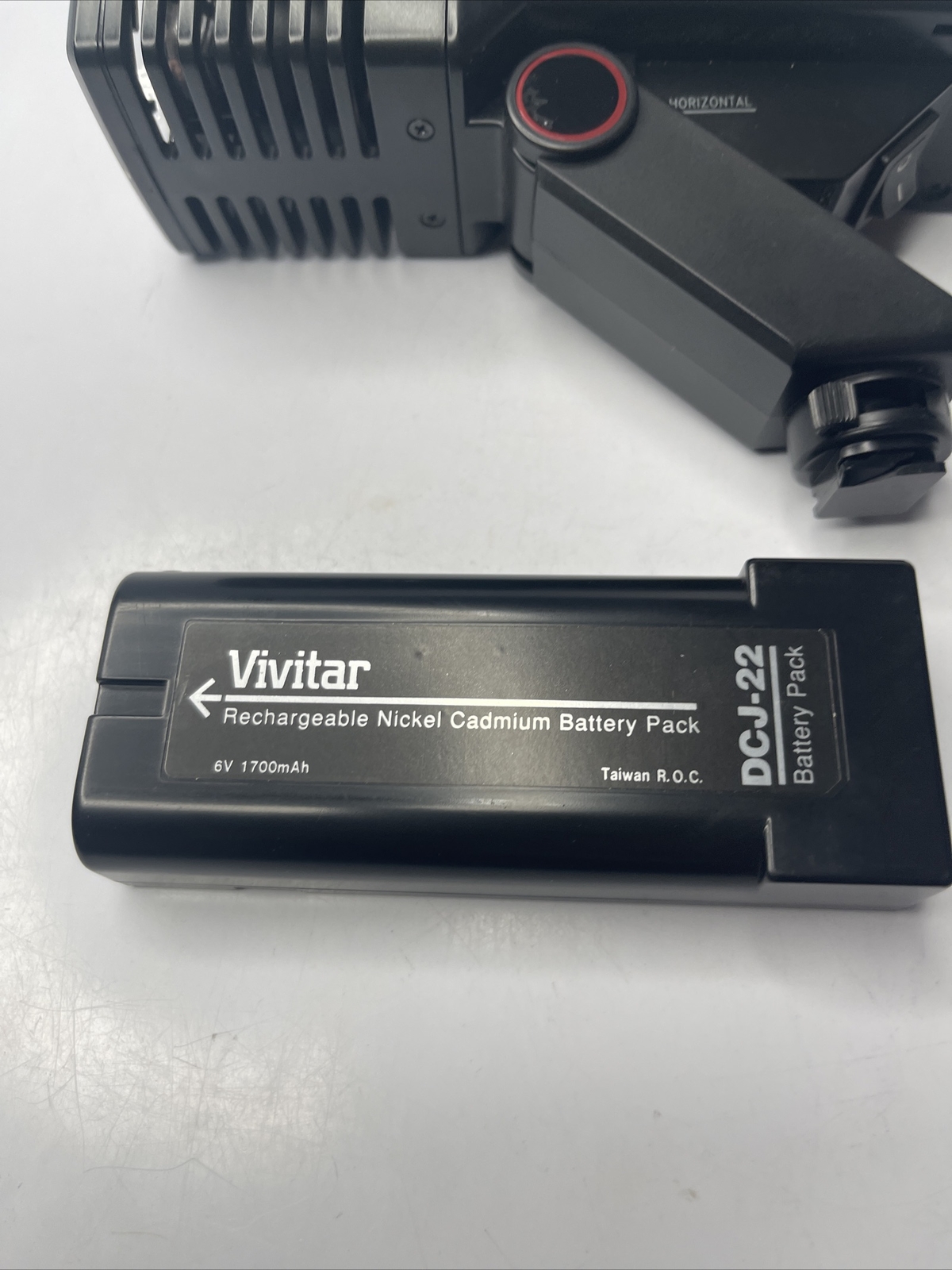 Vivitar IVL-1 Video Light And Battery Photography Lighting Nice Condition