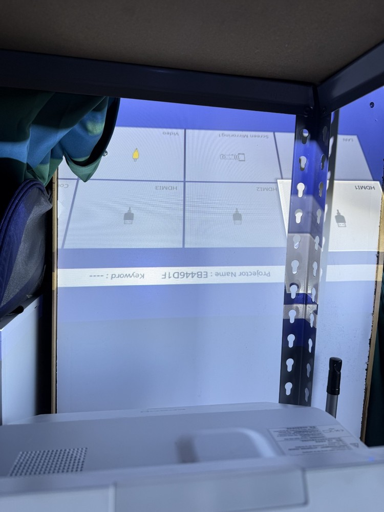 Epson LCD Projector EB-725Wi Model H998A