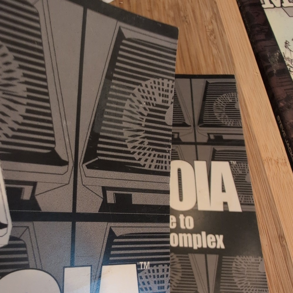 Mongoose Paranoia XP Citizen's Guide to Surviving Alpha Complex