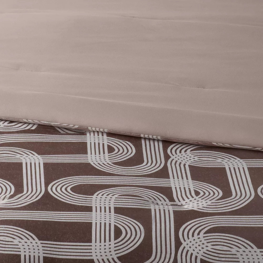 8pc Queen Jacquard Chain Link Comforter and Sheet Set Taupe - Threshold