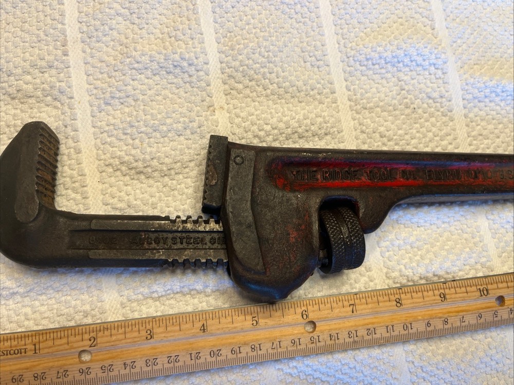 Vintage Rigid E 14" OFF SET PIPE WRENCH USA