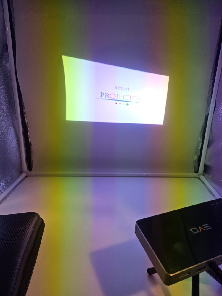 Evo SJ3000 Smart Mini Projector