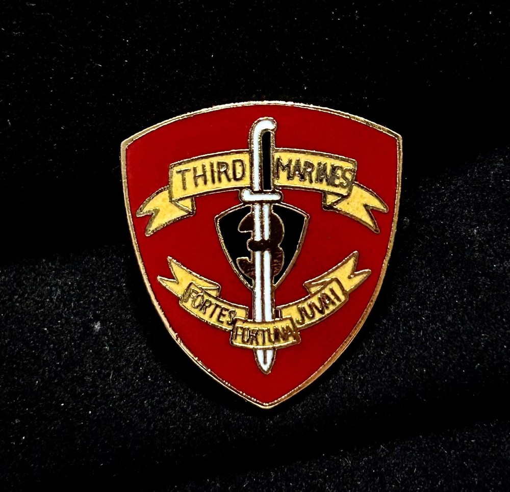 Vintage US MARINES 3RD REGIMENT Pin (P63-5) USMC