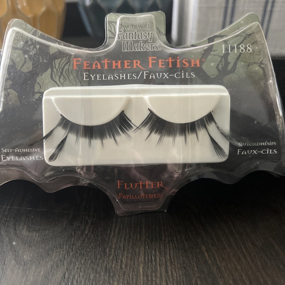 Feather Fetish Eyelashes