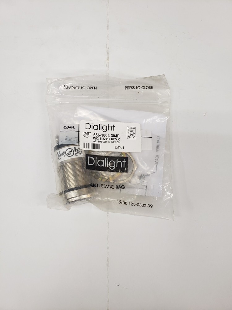 Dialight 556-1004-304F LED Panel Mount Indicator White 24V 32mA Screw Terminal
