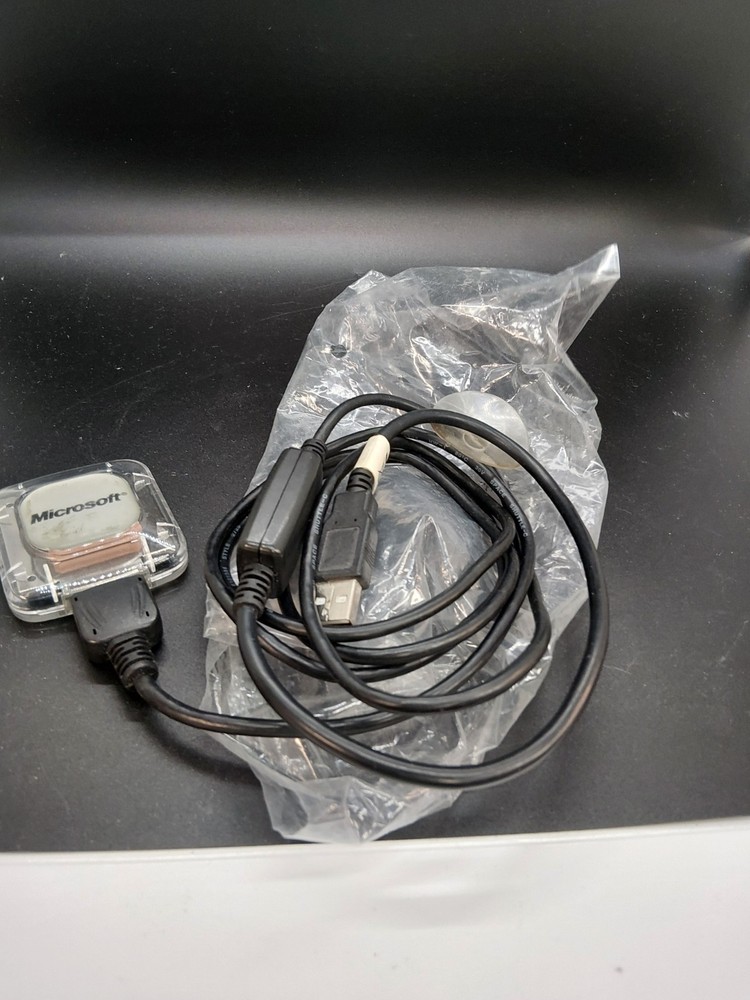 Microsoft GPS-360 GPS Receiver with USB Cable - Pharos