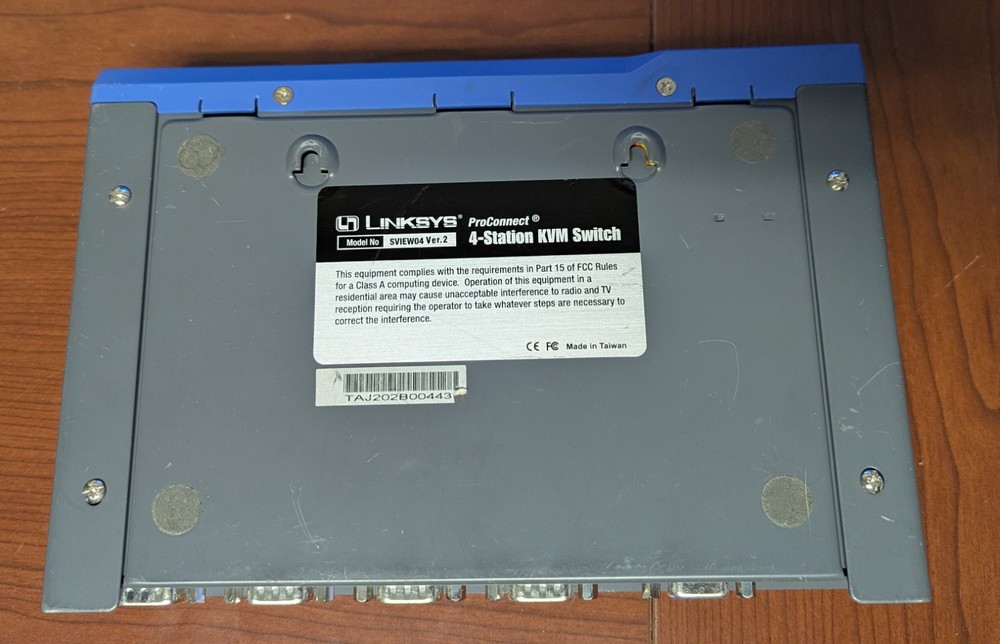 Linksys ProConnect (SVIEW04) 4-Ports External KVM switch PS/2