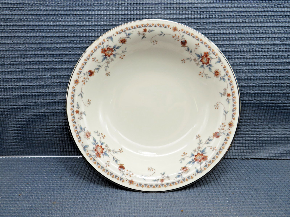 Noritake Dinnerware Adagio 7237 Pattern Soup Bowl 7 1/2"
