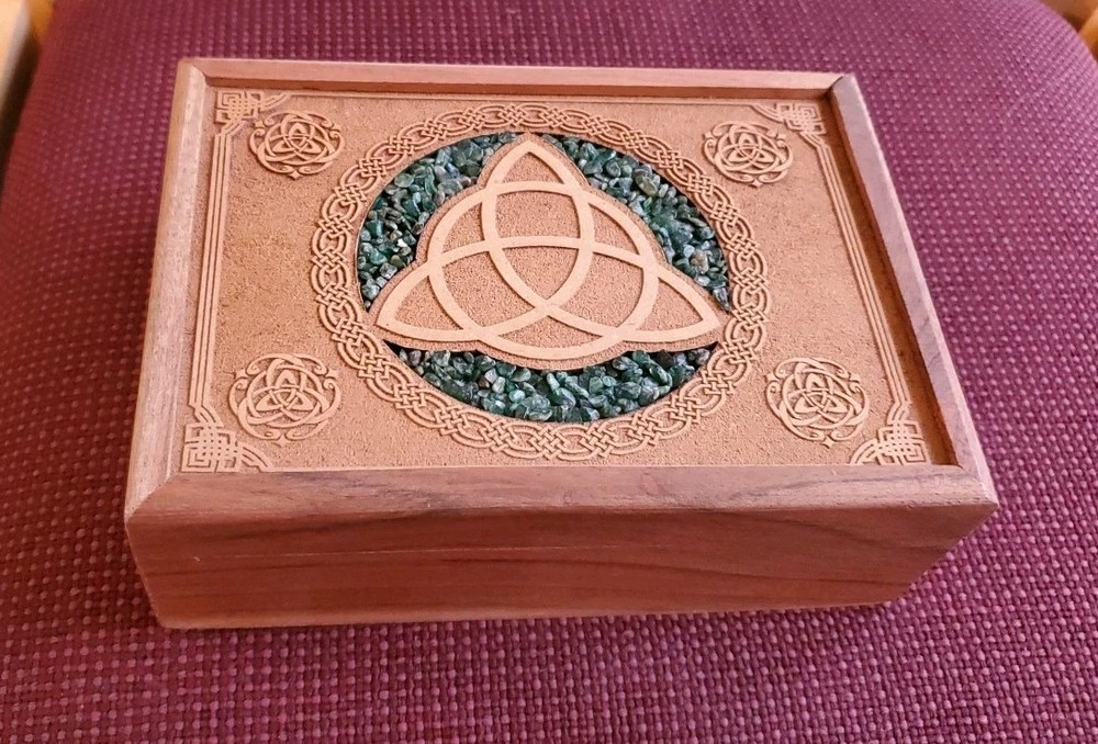 Original, creative Botanical Blessings Oracle Deck & Aventurine-trim Box