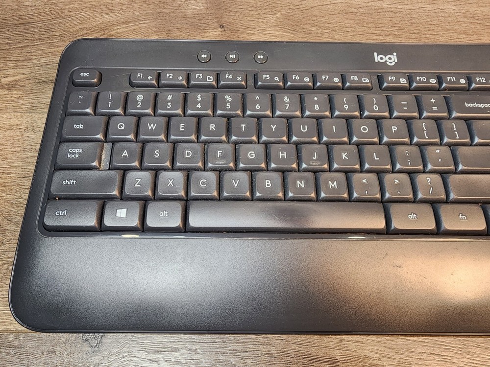 Logitech K540 Advanced Wireless Keyboard and Wireless M310 Mouse Combo