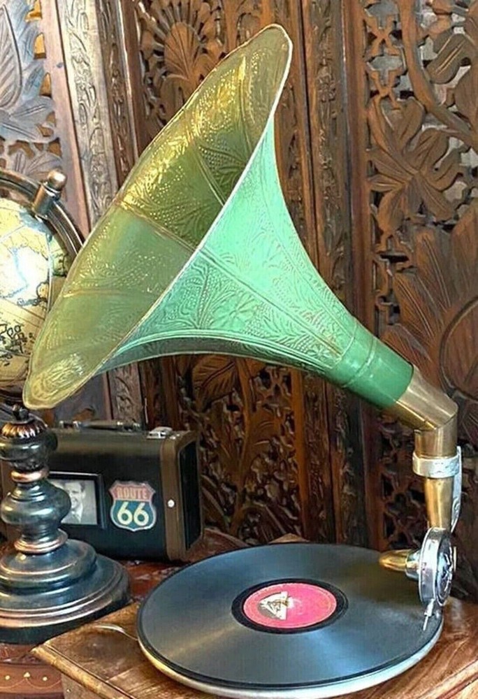 Wood Solid HMV Gramophone Fhonograpf, win-up record pl Fully Functional working