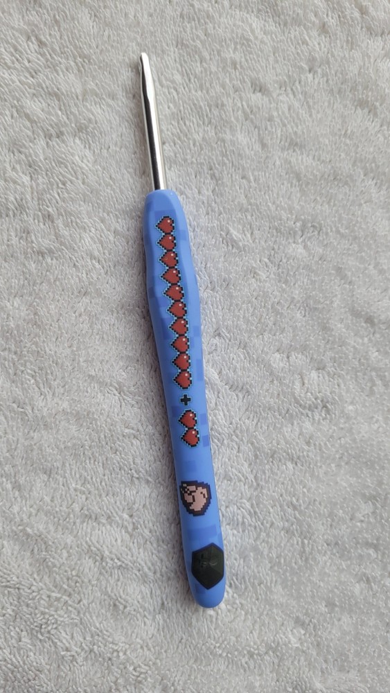 Preowned Minecraft Wooble Ergonomic Crochet Hook