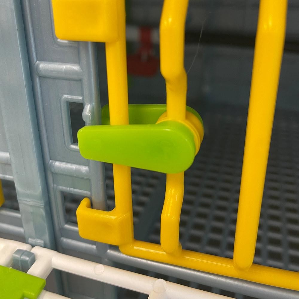 Green Door Lock for Cage Systems