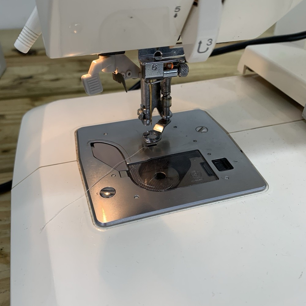 Bernina Deco 500 Embroidery Machine *POWERS ON/UNTESTED/SEE PICS*
