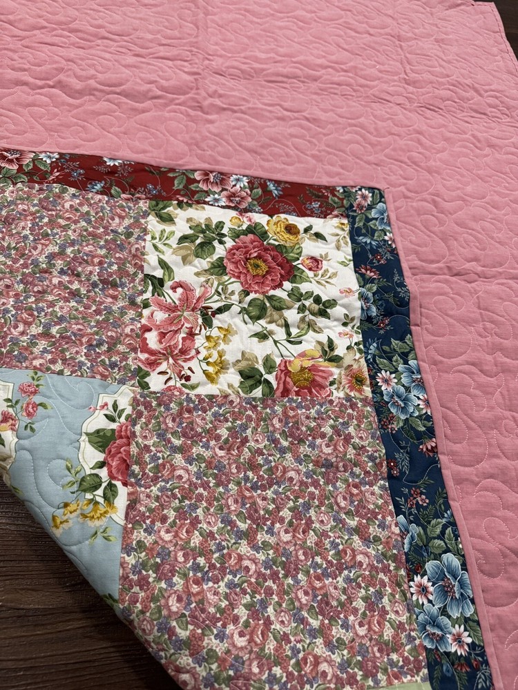Cottage Chic Floral Patchwork Quilt Bedspread 51x41”