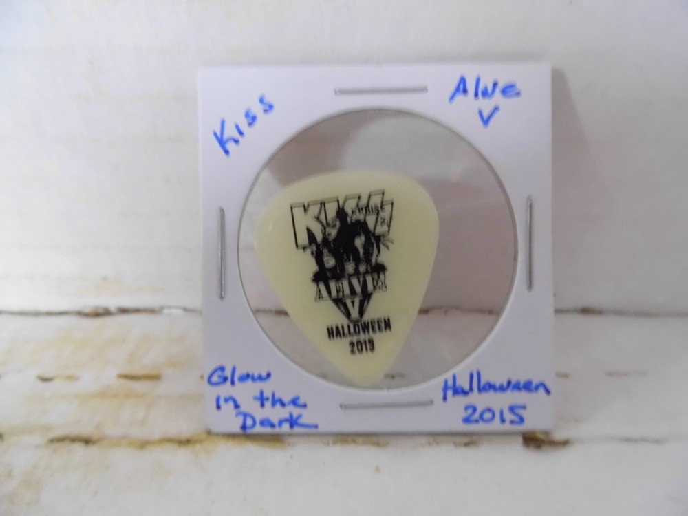 KISS "GLOW IN THE DARK" HALLOWEEN 2015 GUITAR PICK~READ DESCRIPTION #15~19