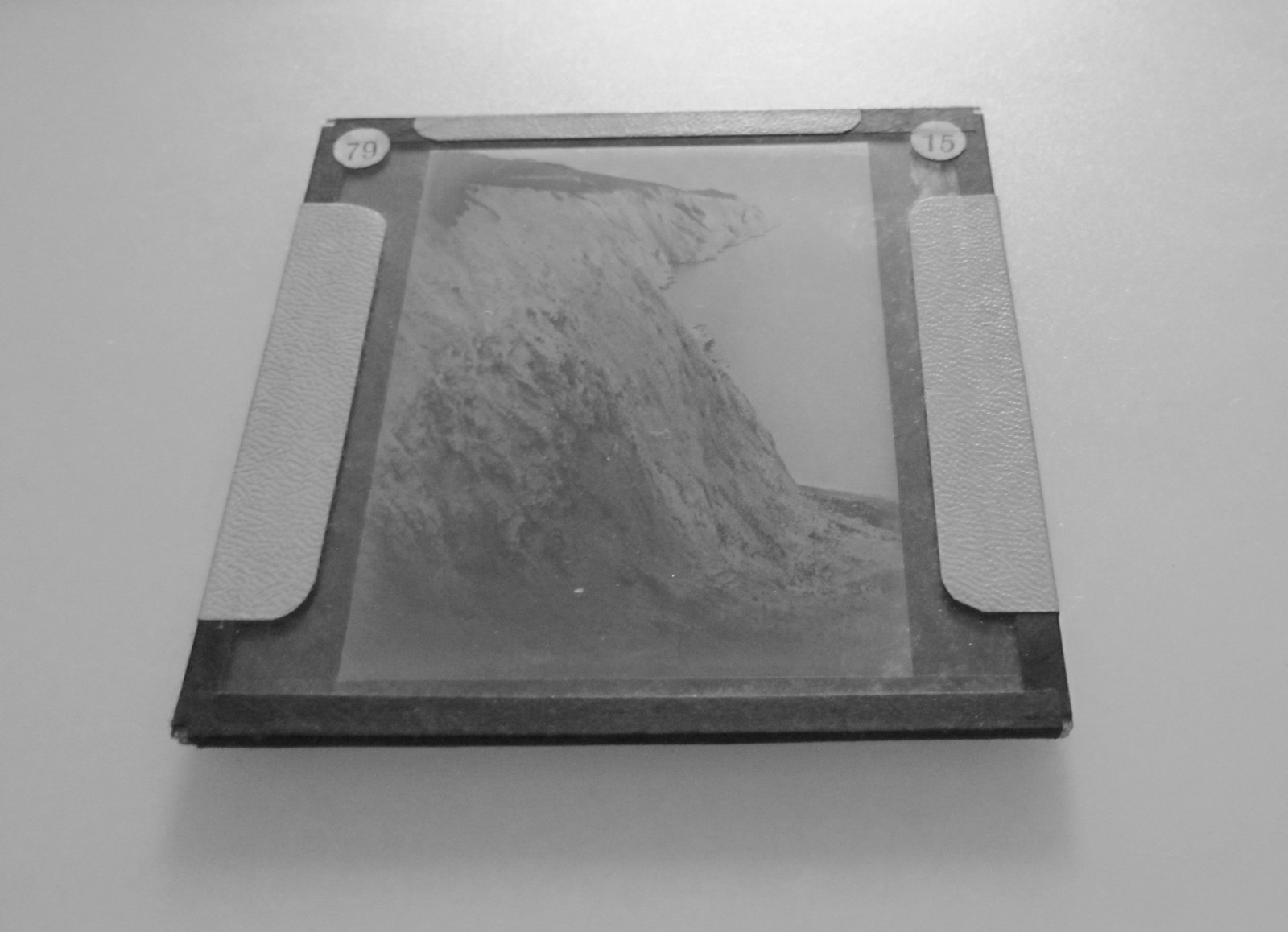 Glass Magic Lantern Slide ALUM BAY C1920S PHOTO ENGLAND ISLE OF WIGHT IOW