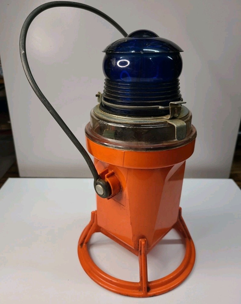STAR HEADLIGHT & LANTERN CO. "STAR FLASHER" MODEL 215-TL WARNING LIGHT