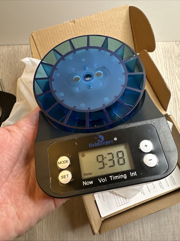 Automatic Fish Feeder for Aquarium - Moisture-Proof and Precision Feeding