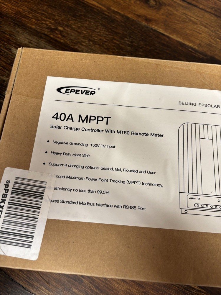 EPEVER 40A MPPT Solar Controller with MT50 Remote Meter NEW OPEN BOX