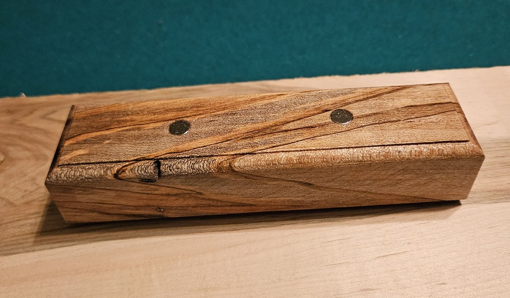 2 Knife display stands - Ambrosia Maple